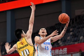 金年会官网首页-立足本土球员，球队备战提升实力(提高球队成绩的名言)