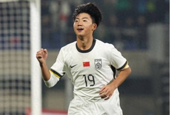 包含贝尔格莱德红星进入佳境，追赶领先球队的词条